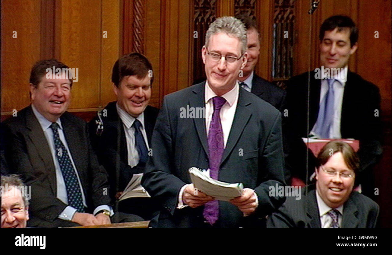 Il deputato liberaldemocratico Lembit Opik partecipa alle interrogazioni del primo Ministro alla Camera dei Comuni. Foto Stock