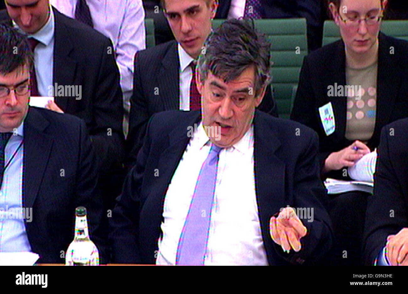 Il Cancelliere dello scacchiere Gordon Brown fornisce prove al Comitato del Tesoro della Camera dei Comuni, a Londra. Foto Stock