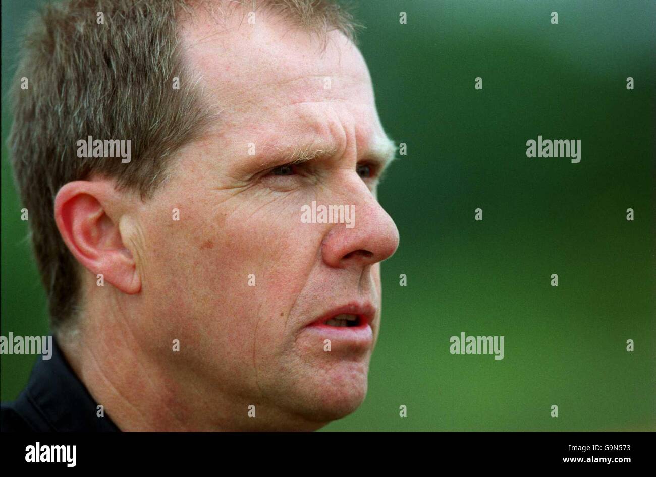 Calcio - non league soccer - arbitro Peter Jones funzione - Quornament 6 di un lato della concorrenza Foto Stock