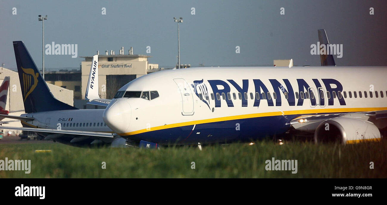 Ministro del governo critica Ryanair Foto Stock