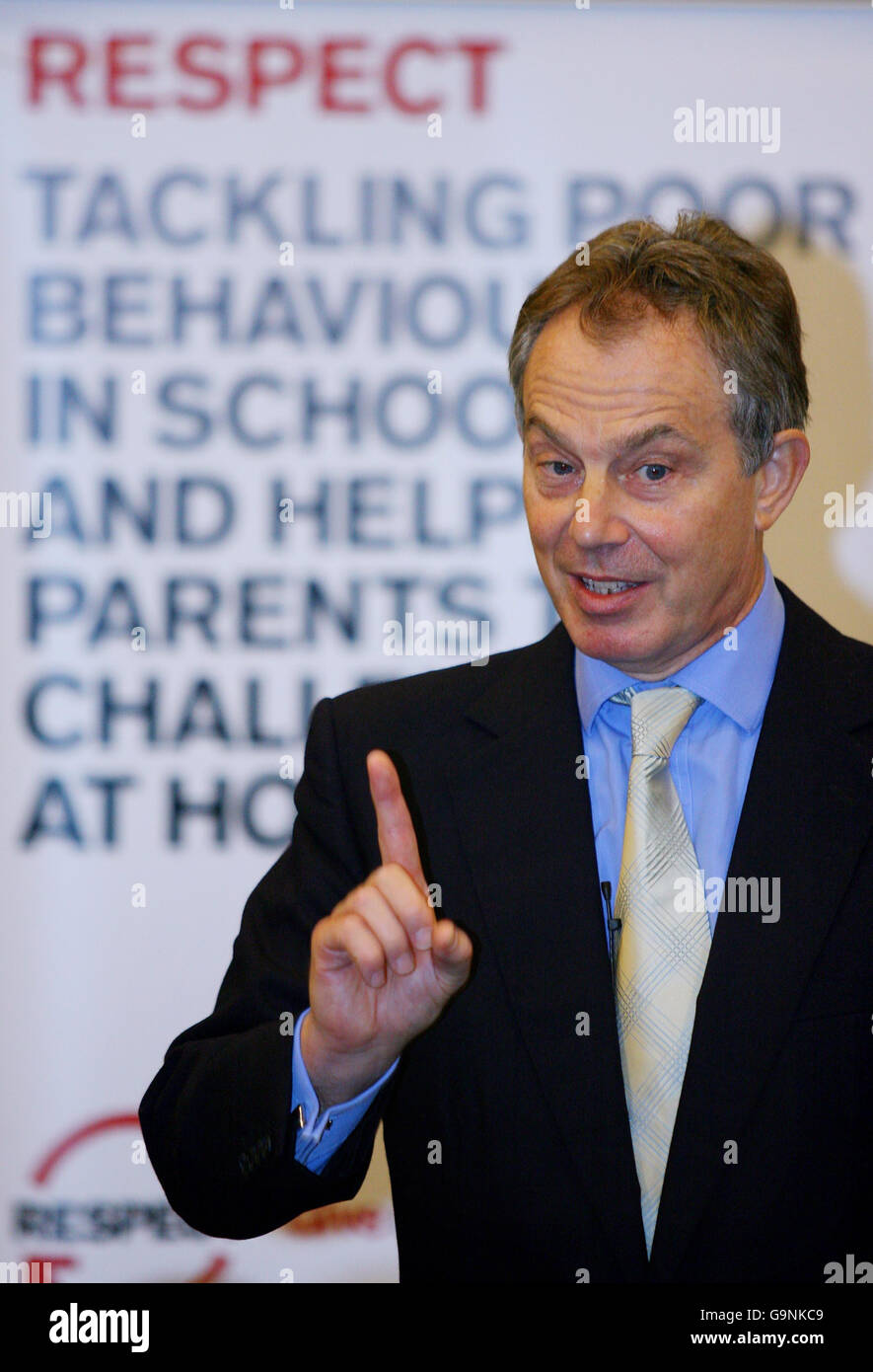 Il primo ministro britannico Tony Blair partecipa a una sessione di "Face the People" presso la Jubilee Library di Brighton, East Sussex. Foto Stock