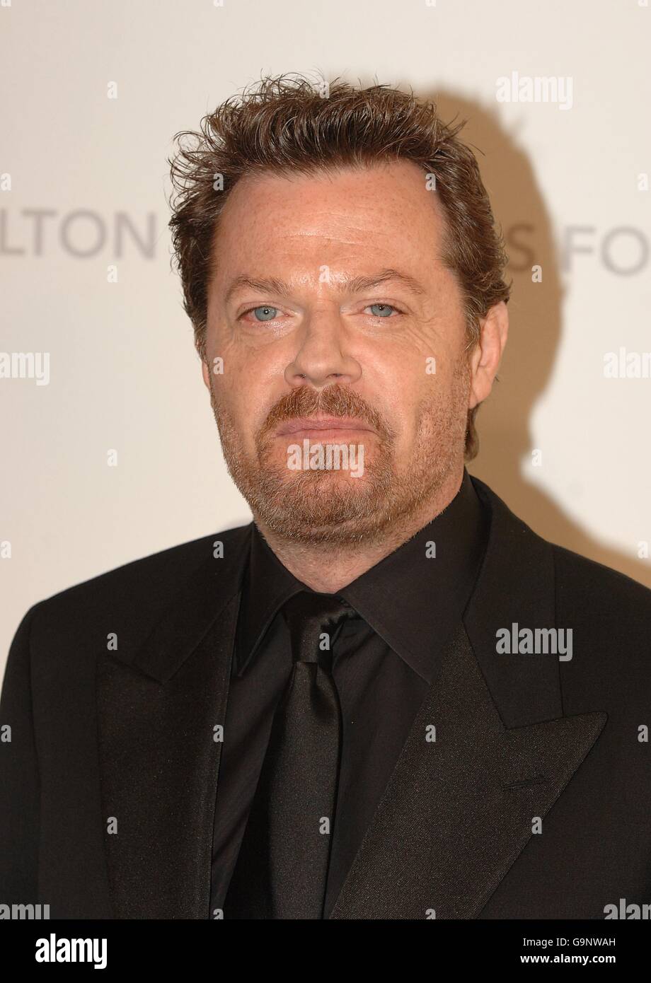 Eddie Izzard arriva per l'annuale Elton John Party al Pacific Design Center. Foto Stock