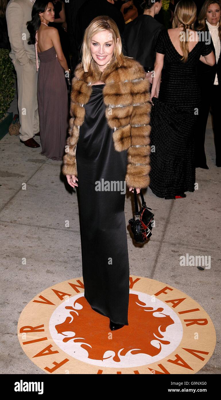 Sharon Stone arriva per l'annuale Vanity Fair Party al Mortons Restaurant di Los Angeles. Foto Stock