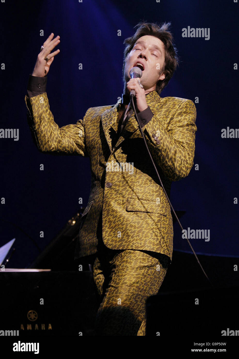 Rufus Wainwright esegue un revival del leggendario concerto della Carnegie Hall di Judy Garland al London Palladium nel centro di Londra. Foto Stock