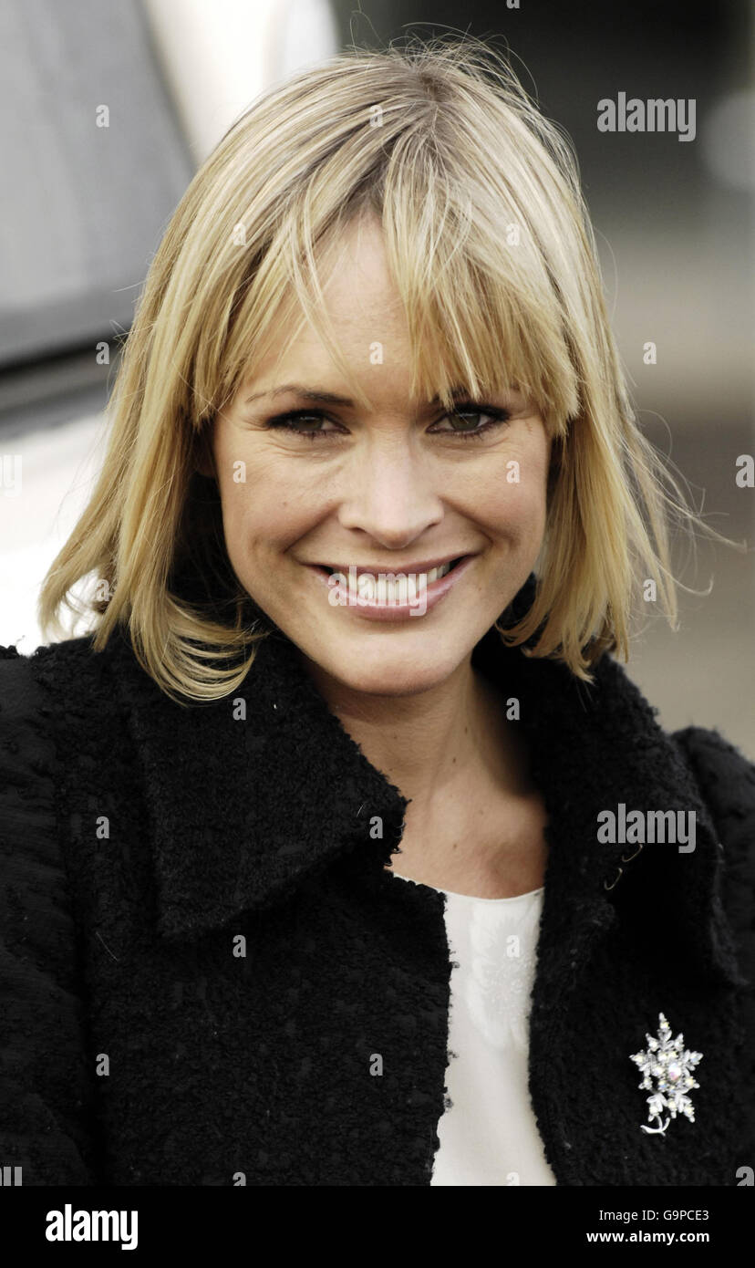 Spettacolo all'aperto e caravan scozzese. Il presentatore televisivo Jenni Falconer apre lo Scottish Caravan and Outdoor Show al SECC di Glasgow. Foto Stock