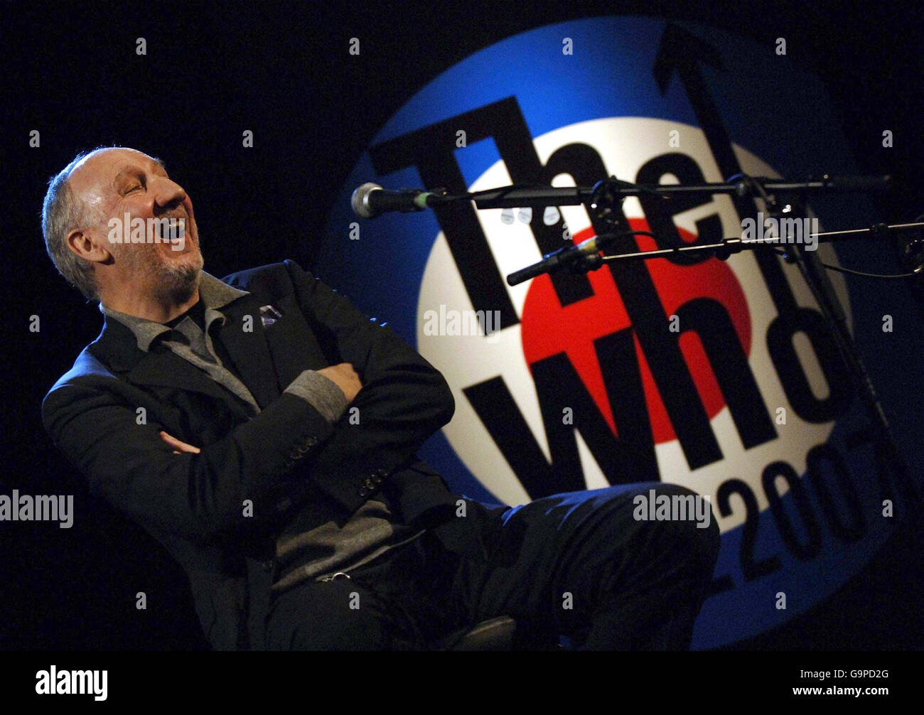 Pete Townshend dell'OMS presso l'ospedale di Covent Garden, nel centro di Londra, dopo che l'OMS ha annunciato che si sarebbe imbarcato in un tour mondiale, a partire da Lisbona il 16 maggio 2007. I biglietti per il tour saranno in vendita lunedì 12 febbraio 2007. Foto Stock