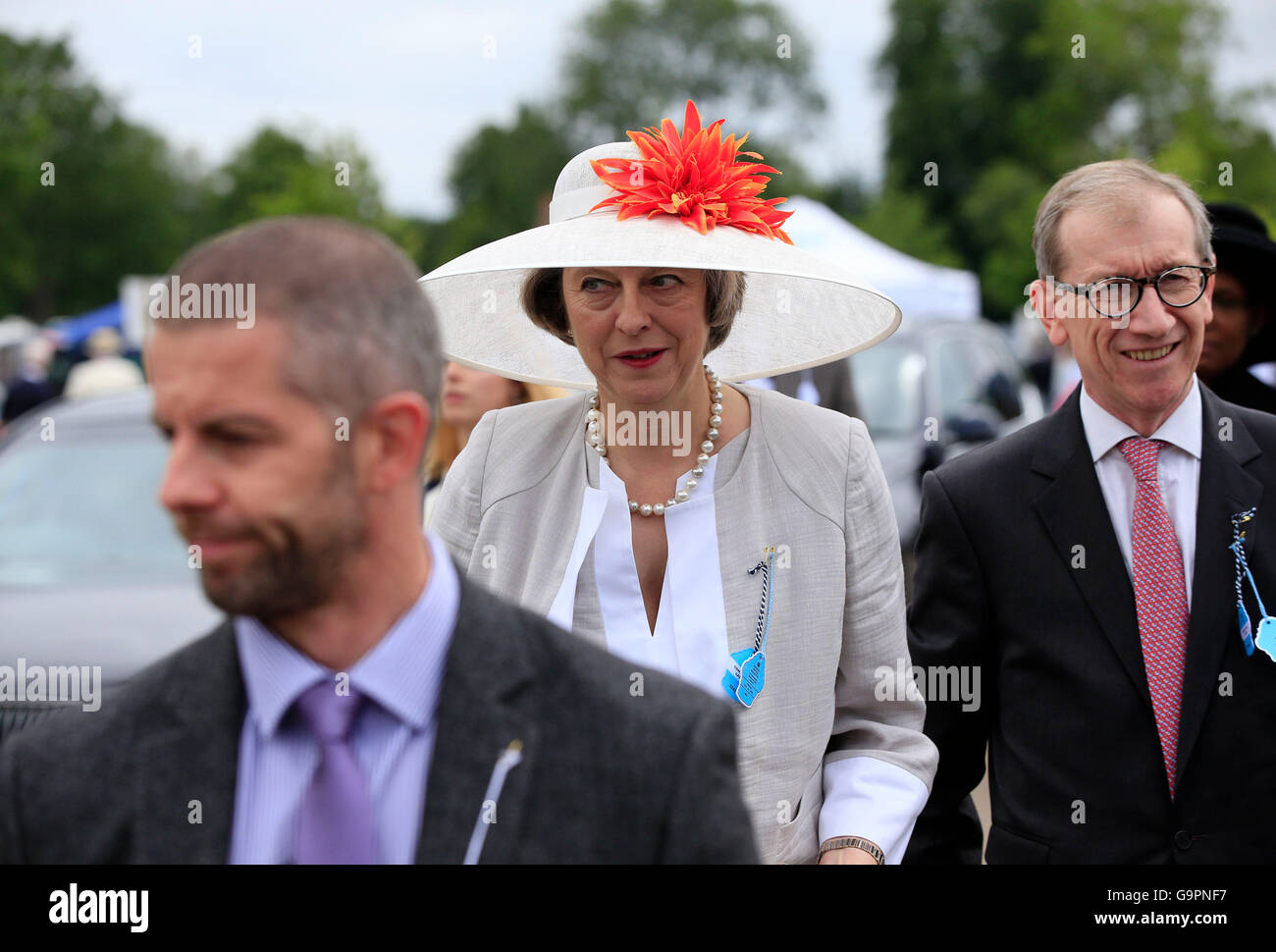 Home Secretary Theresa Maggio durante il giorno tre del 2016 Henley Royal Regatta. Foto Stock