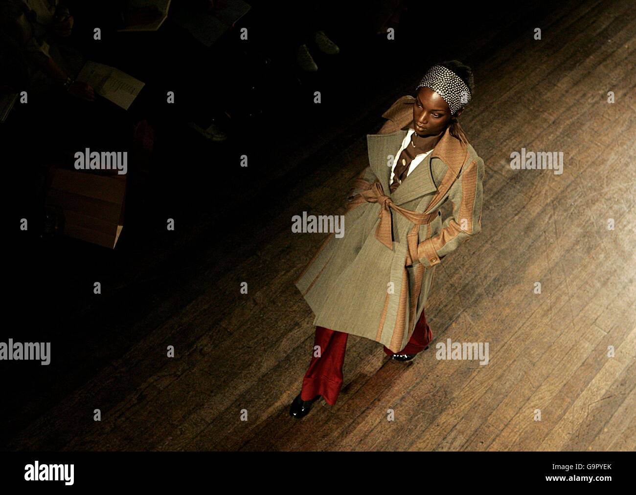 La London Fashion Week - Autunno Inverno 2007 - Duro Olowu Foto Stock
