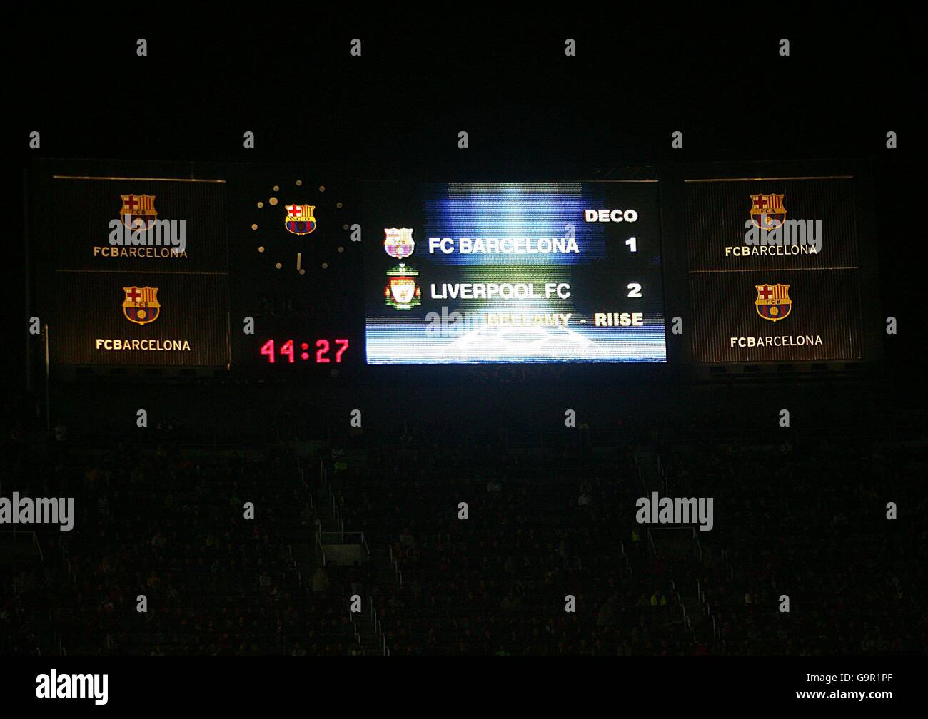 Calcio - UEFA Champions League - primo turno di Knockout - prima tappa - Barcellona v Liverpool - Camp Nou. Il tabellone mostra il vantaggio di Liverpools durante il gioco Foto Stock