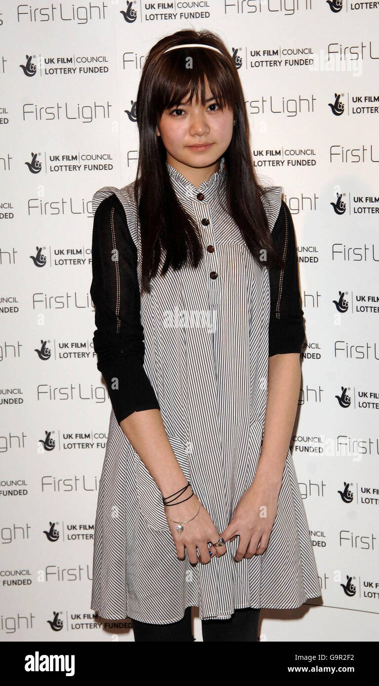 Katie Leung (dal film di Harry Potter) arriva per i primi Light Film Awards 2007 all'Odeon Cinema di Leicester Square, nel centro di Londra. Foto Stock