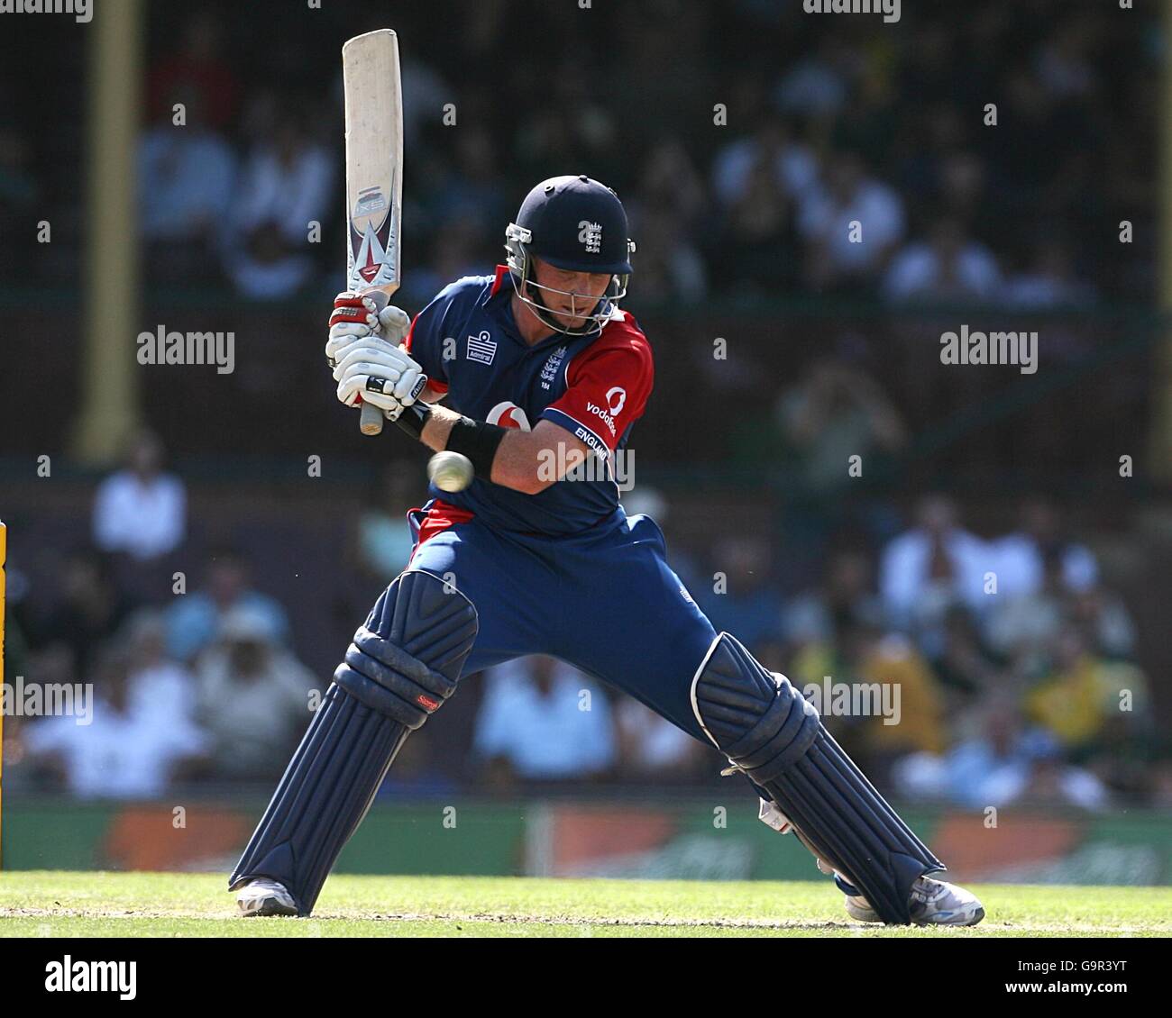 Cricket - Ashes Tour - Commonwealth Bank Series - Australia / Inghilterra - Sydney Cricket Ground. Ian Bell, Inghilterra Foto Stock