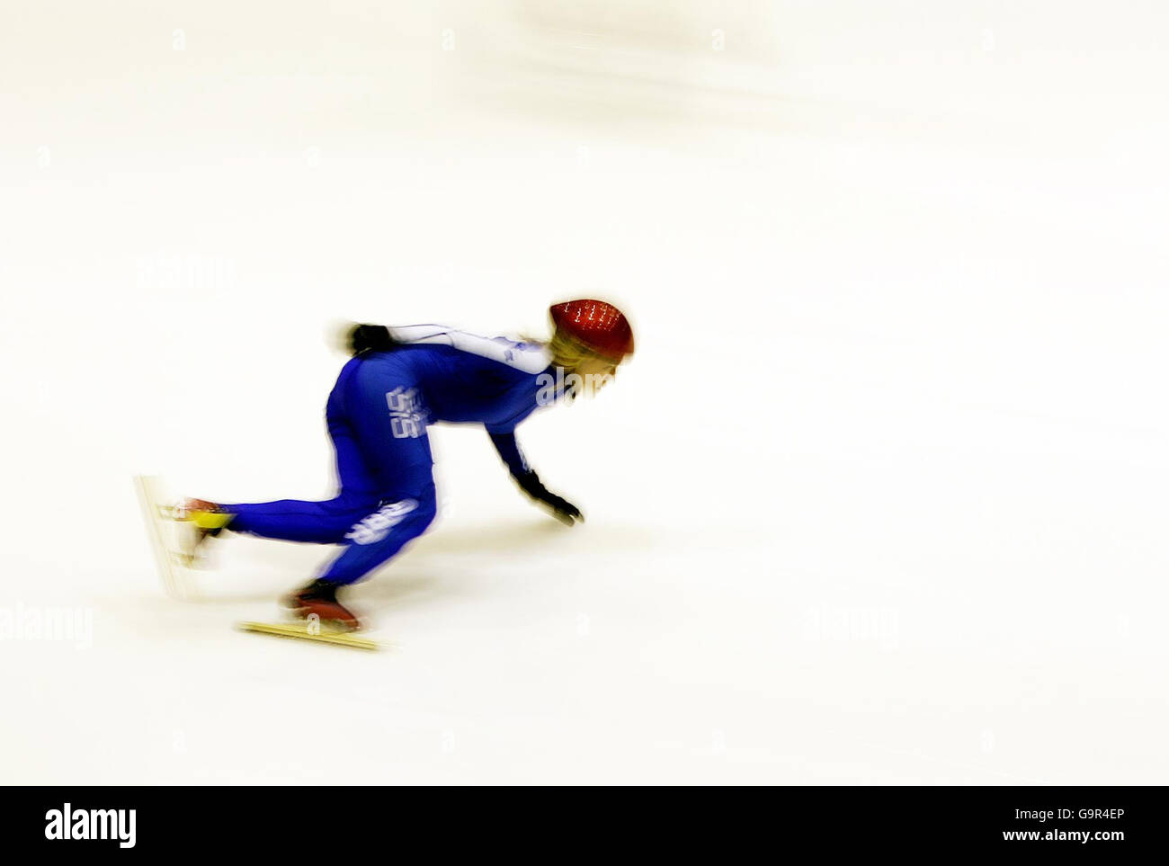 Speed Skating - sessione di allenamento - pista di pattinaggio Agora - Milano. Elise Christie di Livingston in Scozia durante una sessione di allenamento prima del World Short Track Speed Skating Championship Foto Stock