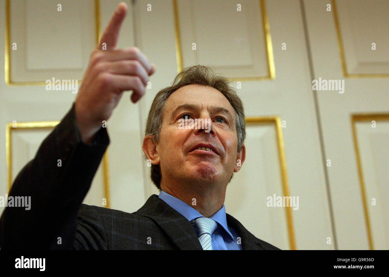 Il primo ministro Tony Blair parla al 10 di Downing Street alle donne di tutto il paese per la giornata nazionale delle donne. Foto Stock