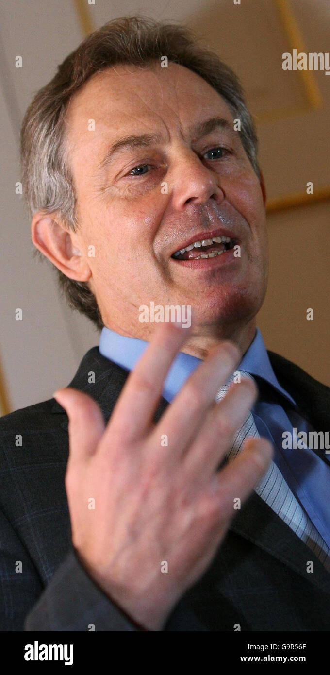 Il primo ministro Tony Blair parla al 10 di Downing Street alle donne di tutto il paese per la giornata nazionale delle donne. Foto Stock
