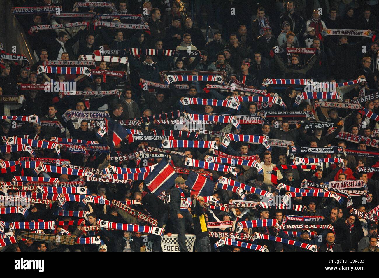 Calcio - Coppa UEFA - Round di 32 - Seconda tappa - Paris Saint Germain v AEK Atene - Parc de la principessa Foto Stock