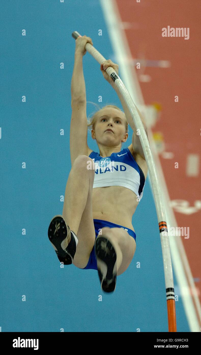 Atletica - Campionato europeo di atletica al coperto 2007 - Arena nazionale al coperto. Minna Nikkanen, finlandese, compete nella qualificazione femminile in pole vault Foto Stock