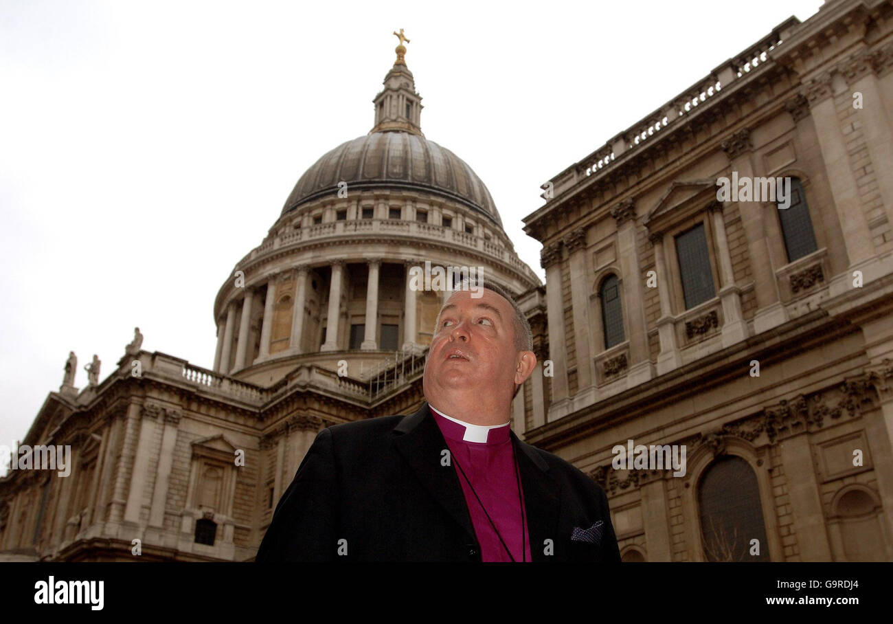 Il neo nominato Decano della Cattedrale di San Paolo, il Rt Rev Graeme Paul Knowles AKC, che prenderà la sua nomina nei prossimi mesi, dopo approvazione da parte di sua Maestà la Regina. Foto Stock