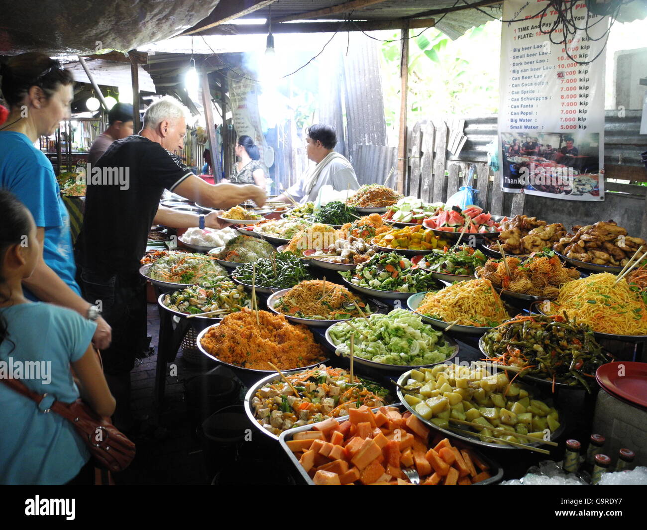 Locale mercato asiatico, verdure, erbe aromatiche, spezie, Luang Prabang, provincia Luang Prabang, Laos, Asia / Luang Prabang Foto Stock