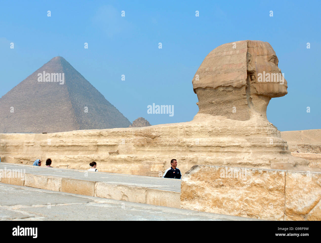 La Grande Sfinge di Giza, Grande Piramide di Giza, le Piramidi di Giza, Giza Egitto / Piramide di Cheope, piramide di Khufu Foto Stock