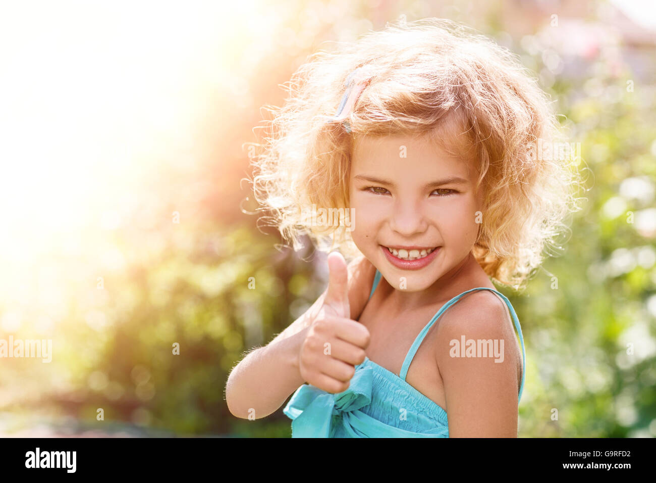 Ritratto di un sorridente bambina Foto Stock