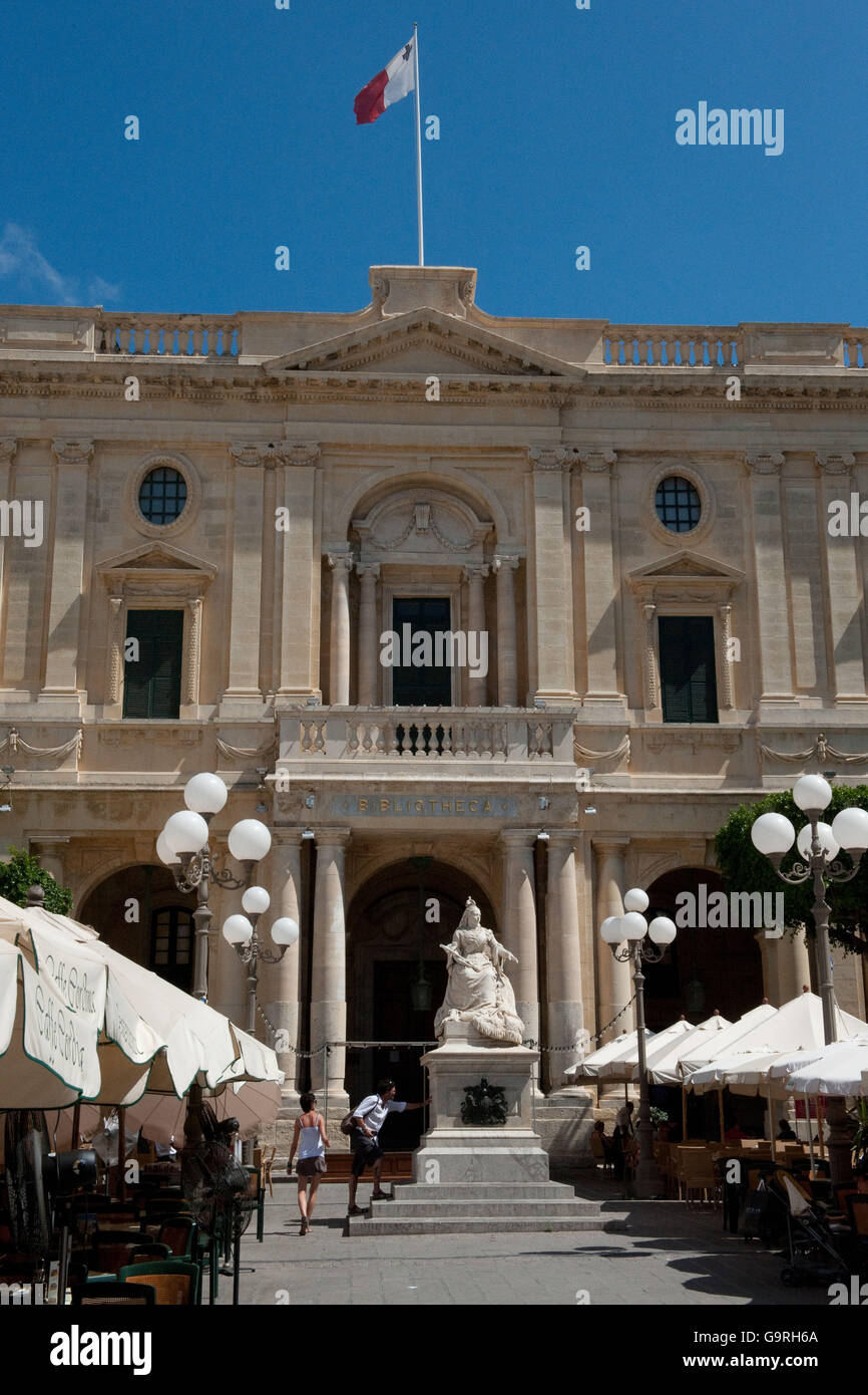 Biblioteca Nazionale Queen Victoria monumento, La Valletta, Malta / il nastro di La Valletta Foto Stock