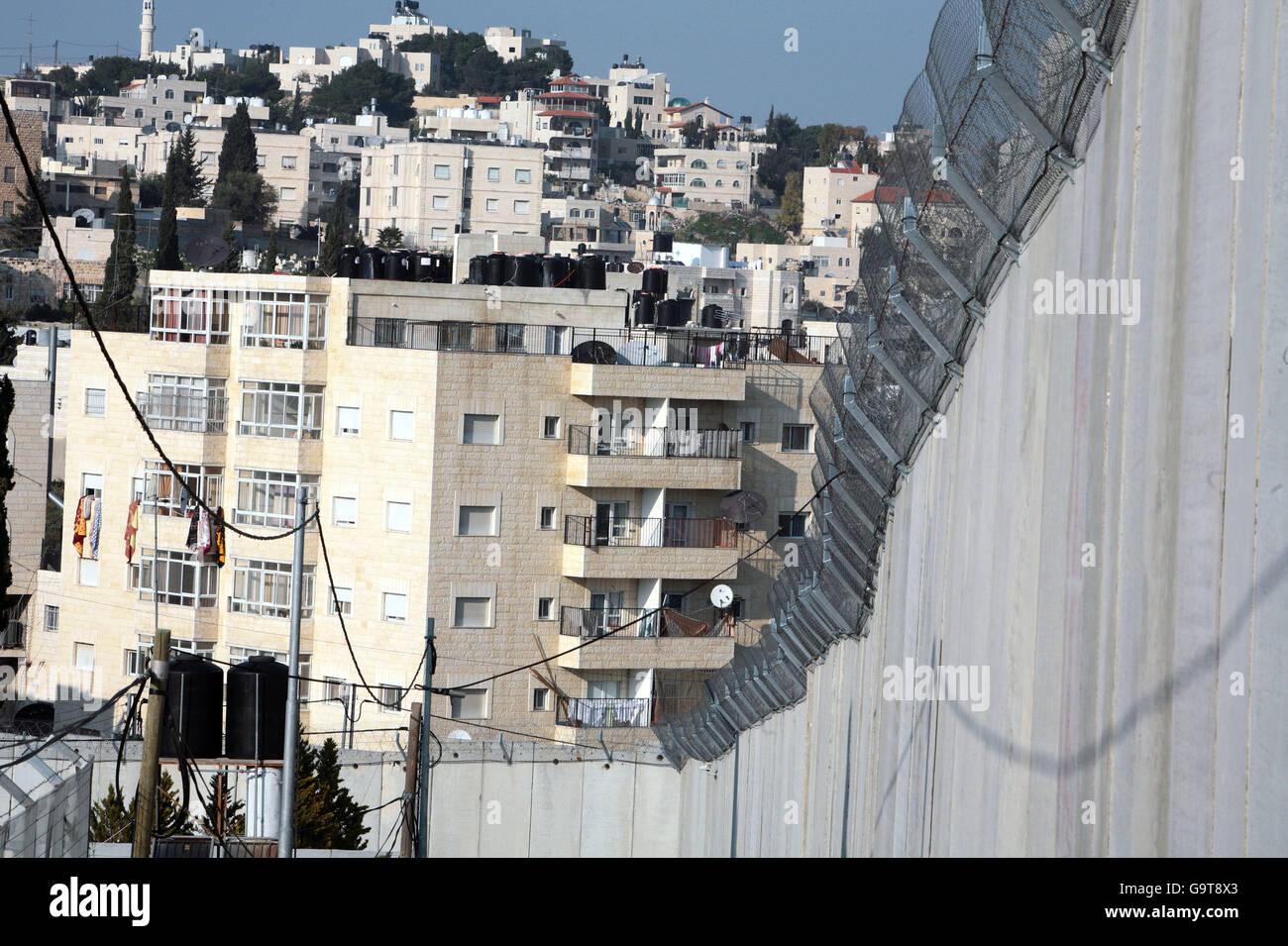 La barriera della Cisgiordania israeliana tra Gerusalemme e Betania (dall'altra parte del muro). Foto Stock
