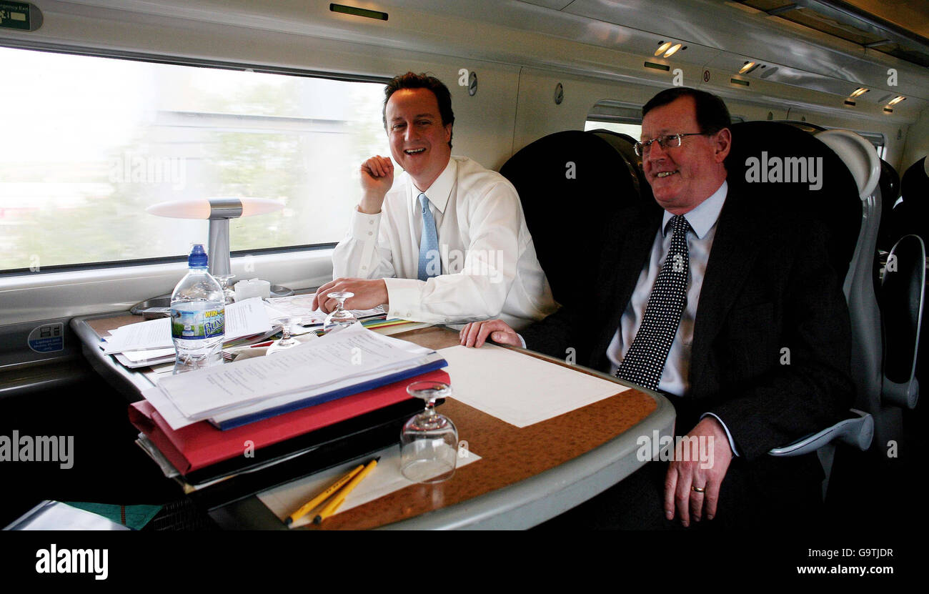 David Cameron tour elettorale Foto Stock