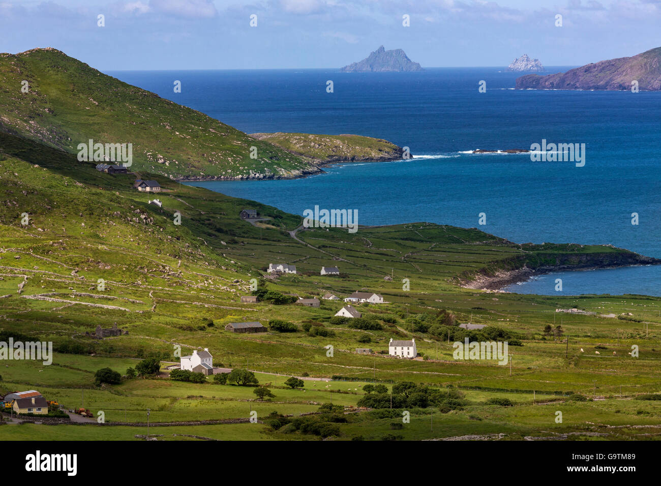 La paesaggistica costa su una parte del 'Ring di Kerry'. Foto Stock