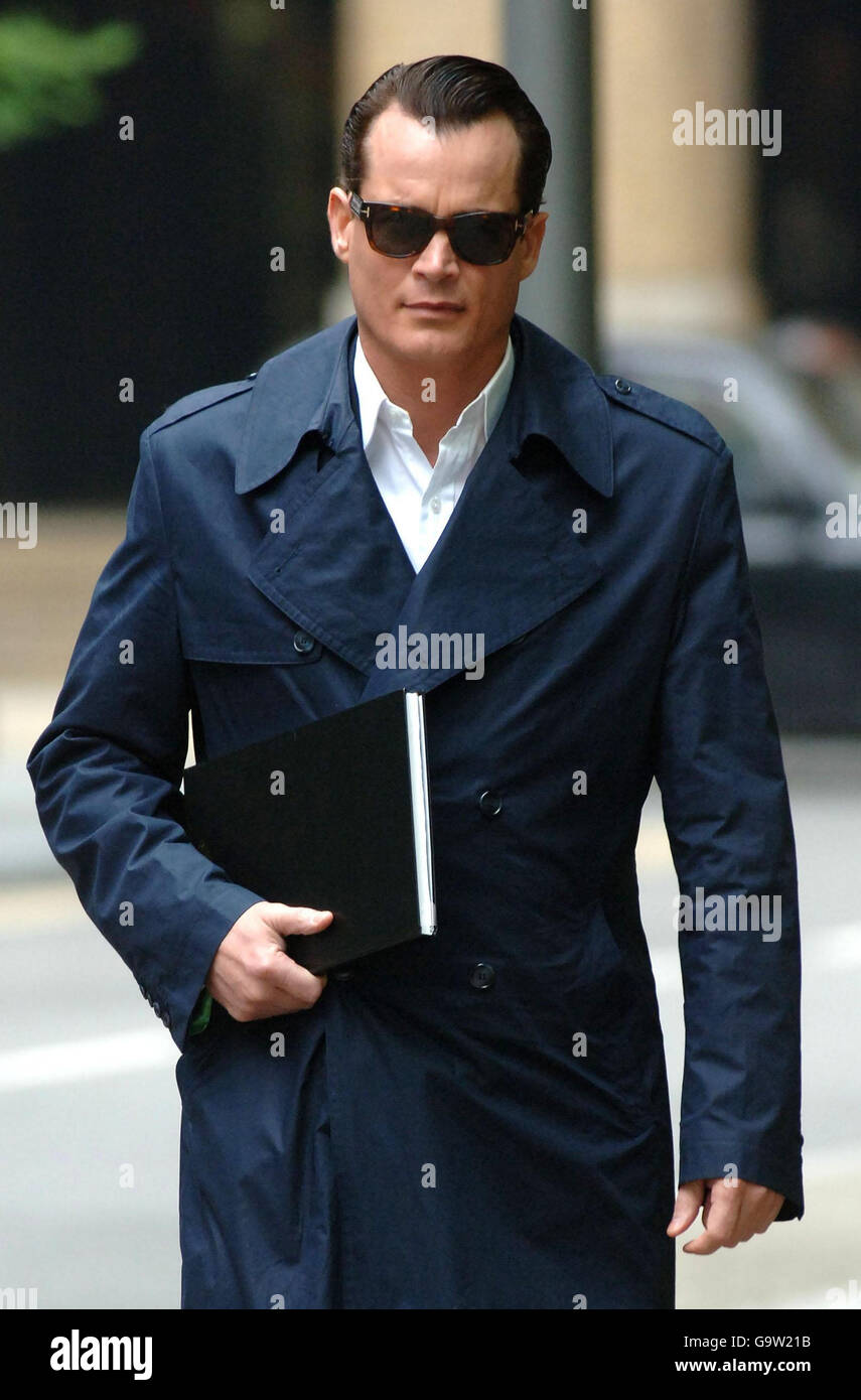 L'erede bancario STATUNITENSE Matthew Mellon arriva al Southwark Crown Court di Londra dove è accusato di aver spionato la sua ex moglie Tamara Mellon, che possiede l'impero delle scarpe Jimmy Choo. Foto Stock