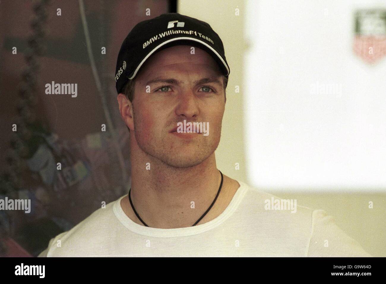 Ralf Schumacher attende l'inizio della pratica Il Gran Premio di Gran Bretagna Foto Stock