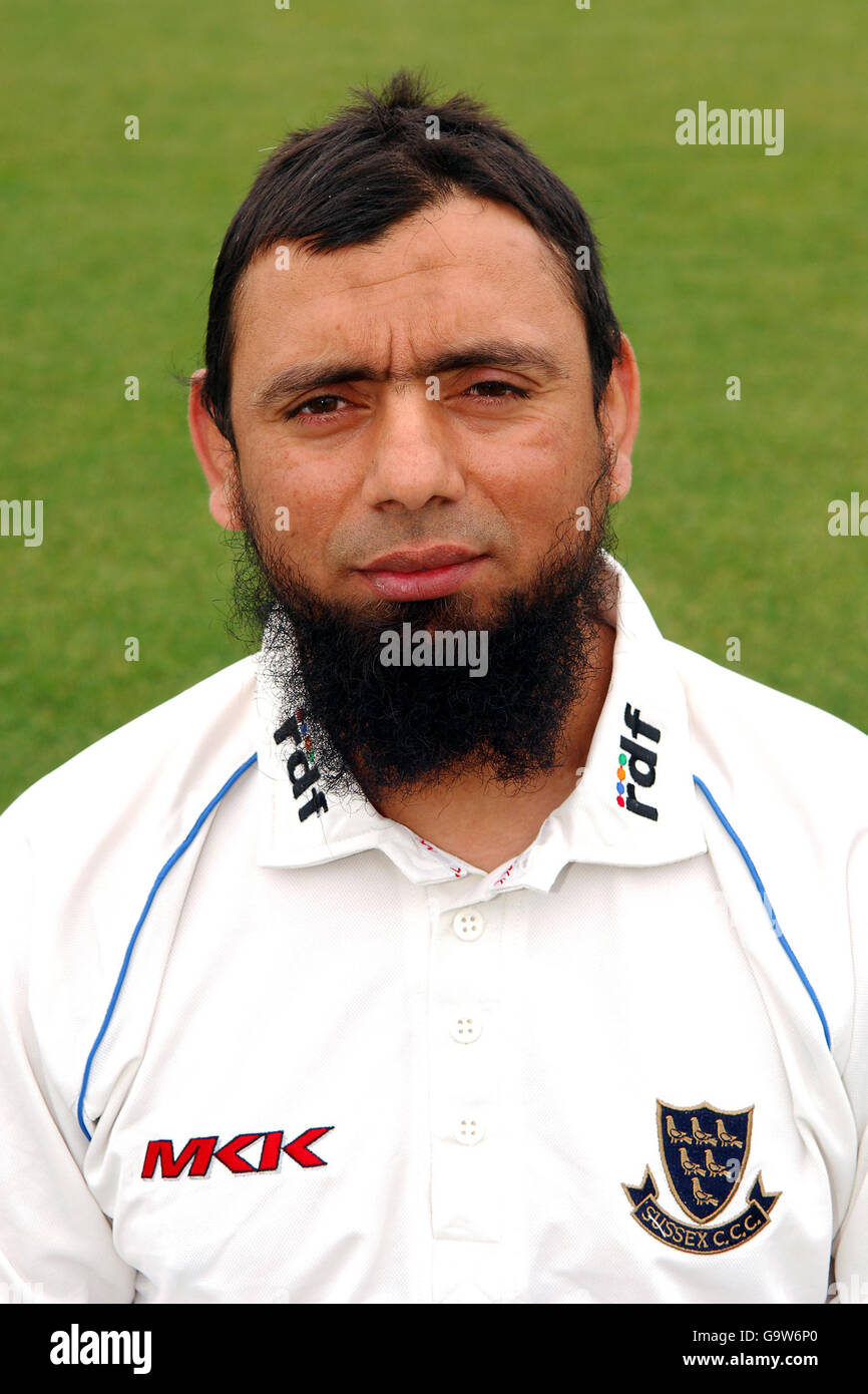 Sussex's Saqlain Mushtaq durante una fotocellula pre-stagione al County Ground, Hove. Foto Stock