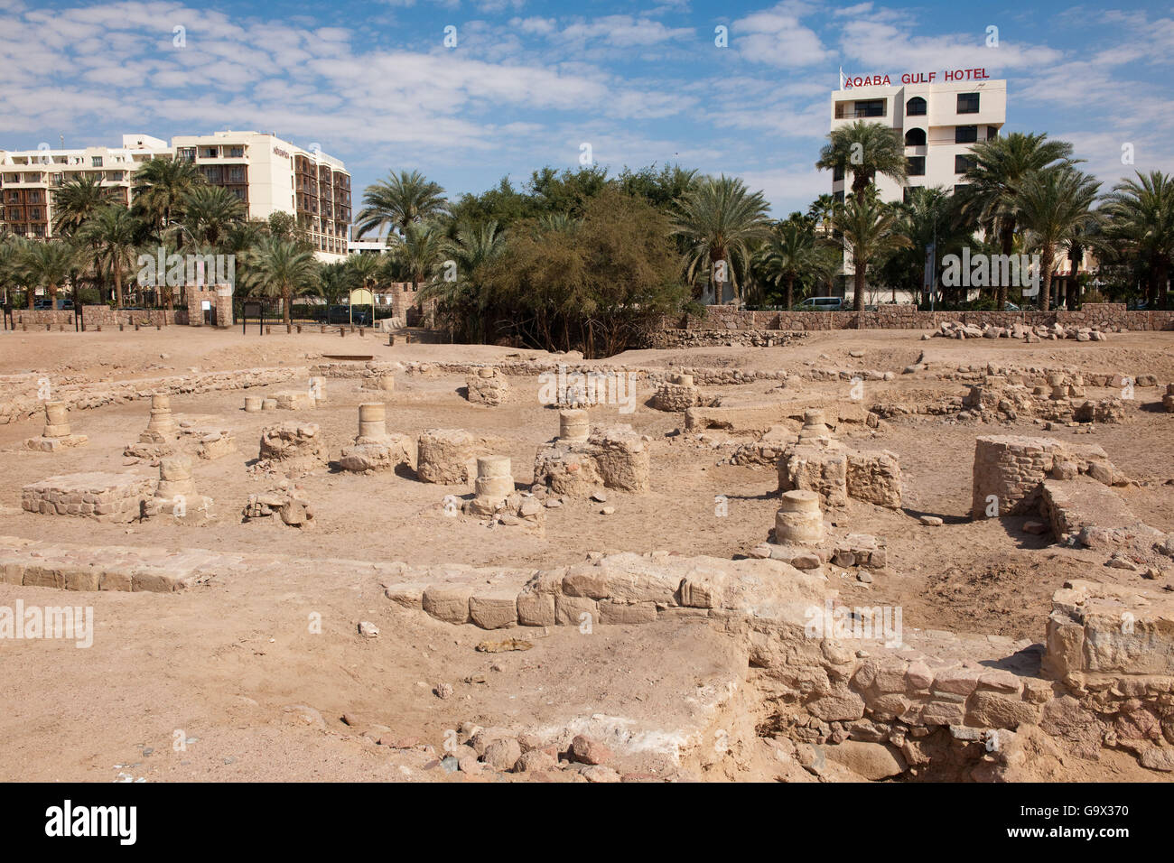 Terreno di scavo del tempio, sito storico di Ayla, Aqaba Giordania / Akaba Foto Stock