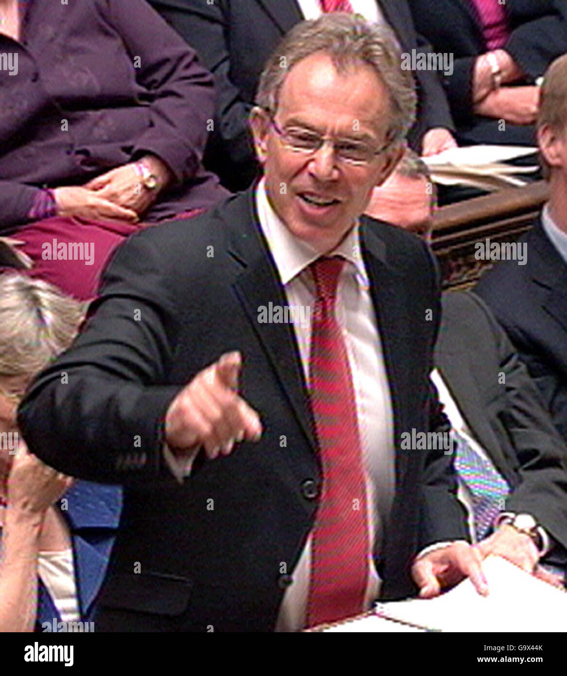 Il primo Ministro Tony Blair durante le interrogazioni del primo Ministro alla Camera dei Comuni. Foto Stock