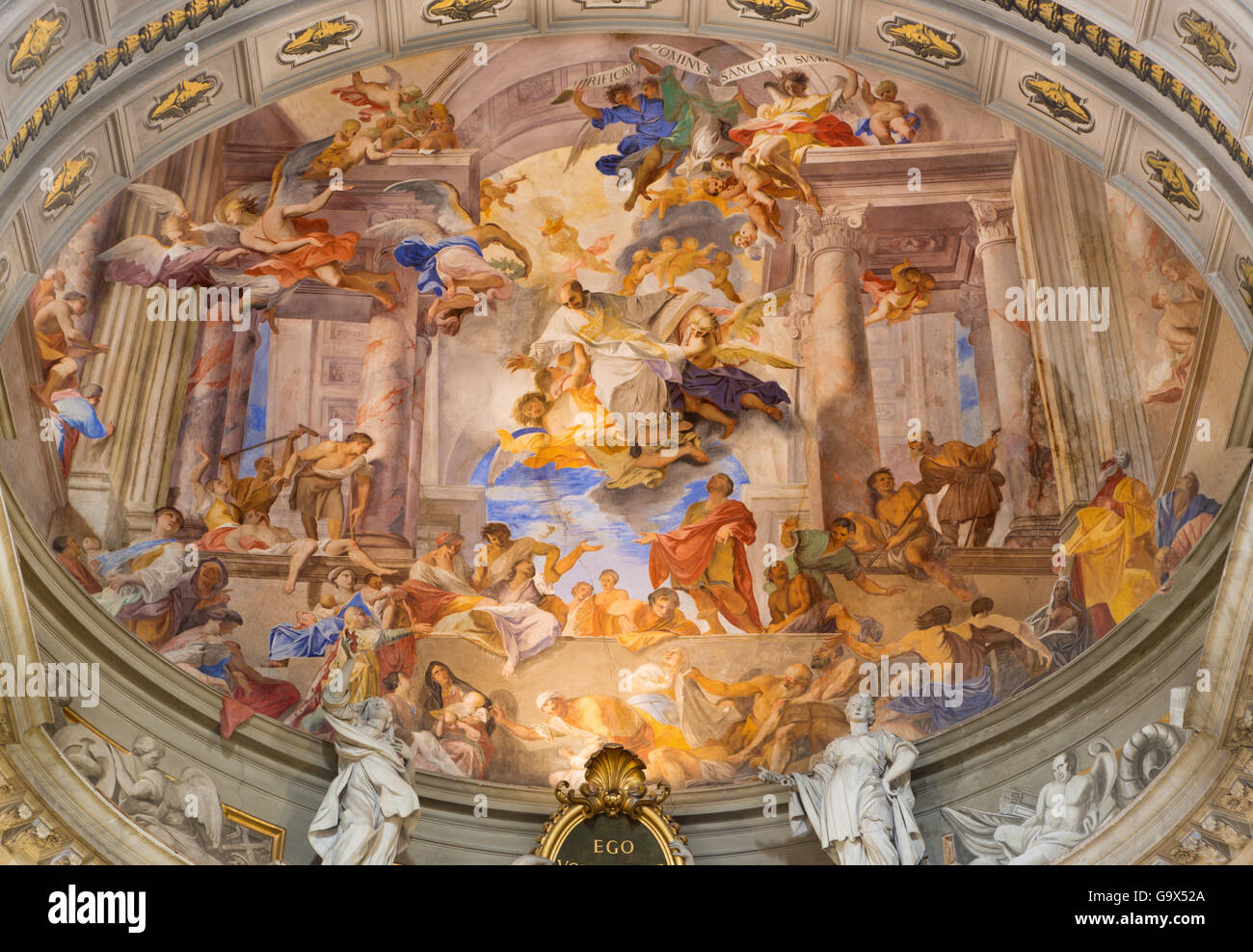 Roma, Italia - 10 Marzo 2016: l'Apoteosi di San Ignace affresco nell abside principale della Chiesa di Sant'Ignazio di Loyola Foto Stock