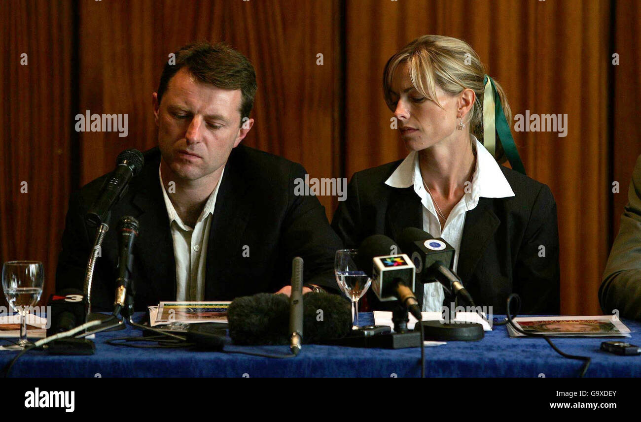 Gerry e Kate McCann hanno ritratto durante una conferenza stampa all'Hilton Hotel Rabat durante la loro visita in Marocco. Kate e Gerry McCann volarono da Lisbona a Casablanca fino a tarda notte e viaggiarono a nord verso la capitale marocchina di Rabat. Si fermeranno per due notti in quello che hanno detto è la tappa finale di una serie di visite in paesi stranieri per aumentare il profilo di Madeleine. Foto Stock