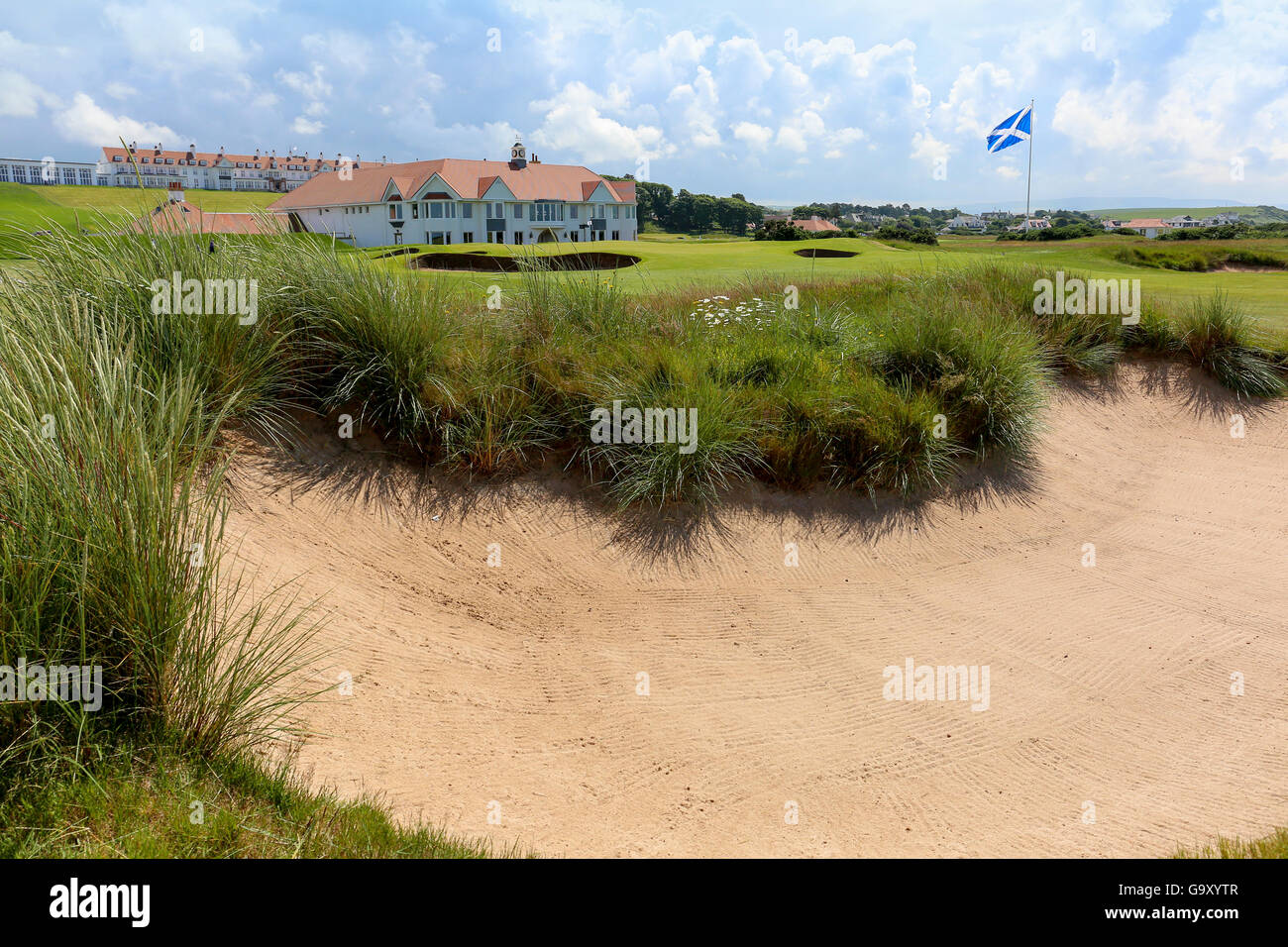 Trump Turnberry Hotel and Golf Resort,, Turnberry Ayrshire, in Scozia, Regno Unito mostra l'hotel e clubhouse visto dal XVIII fa Foto Stock
