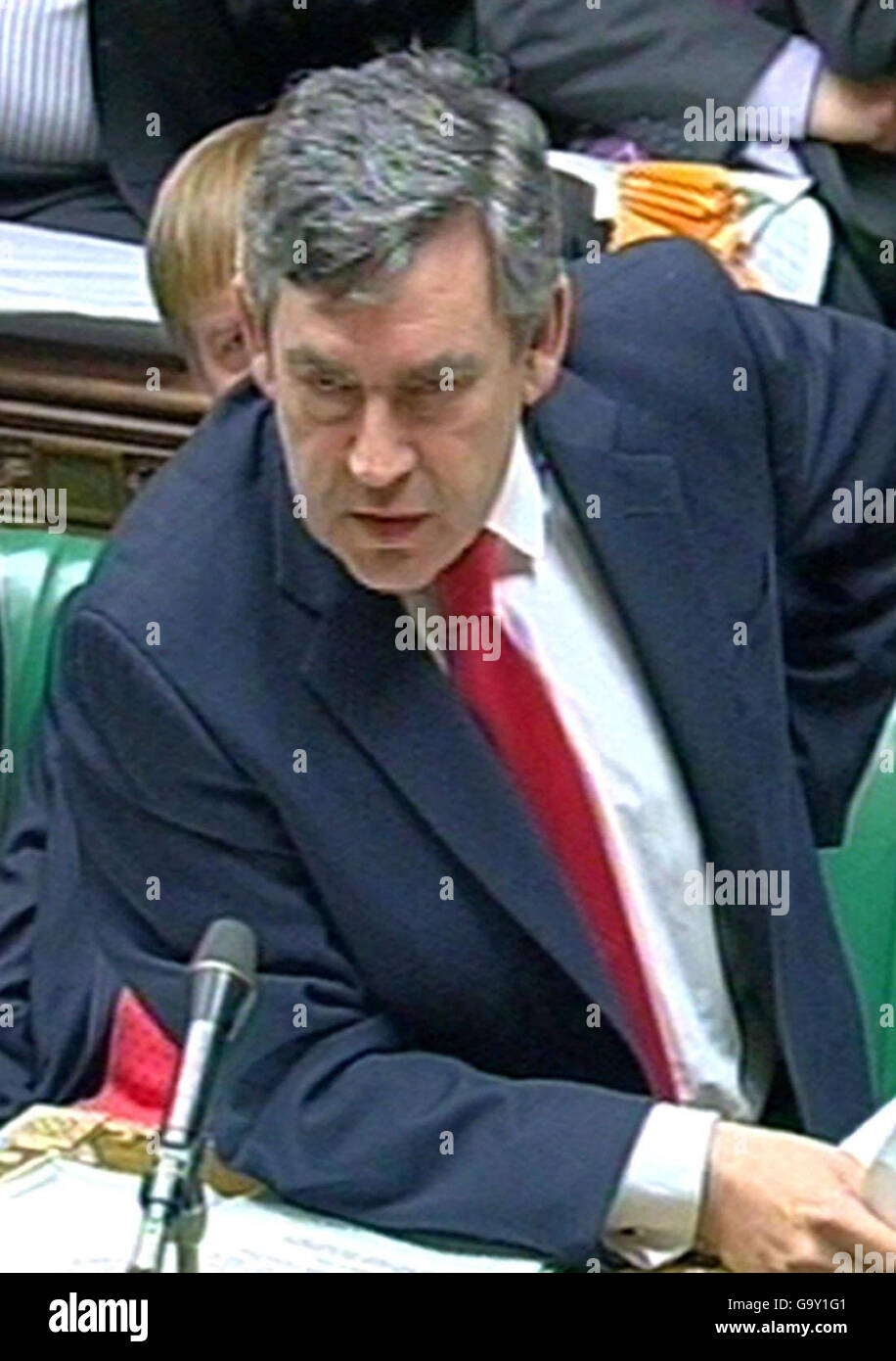 Il Cancelliere Gordon Brown durante le domande del Tesoro alla Camera dei Comuni, nel centro di Londra. Foto Stock