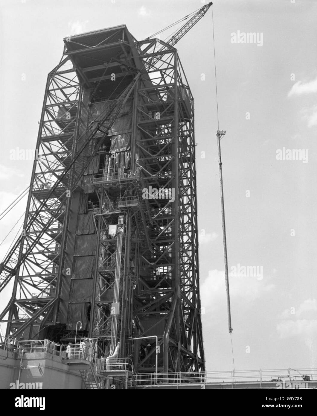 Immagine della Atlas negative Collection, che illustra la sequenza di lancio di prova del missile Atlas dalla rampa di lancio. Foto Stock