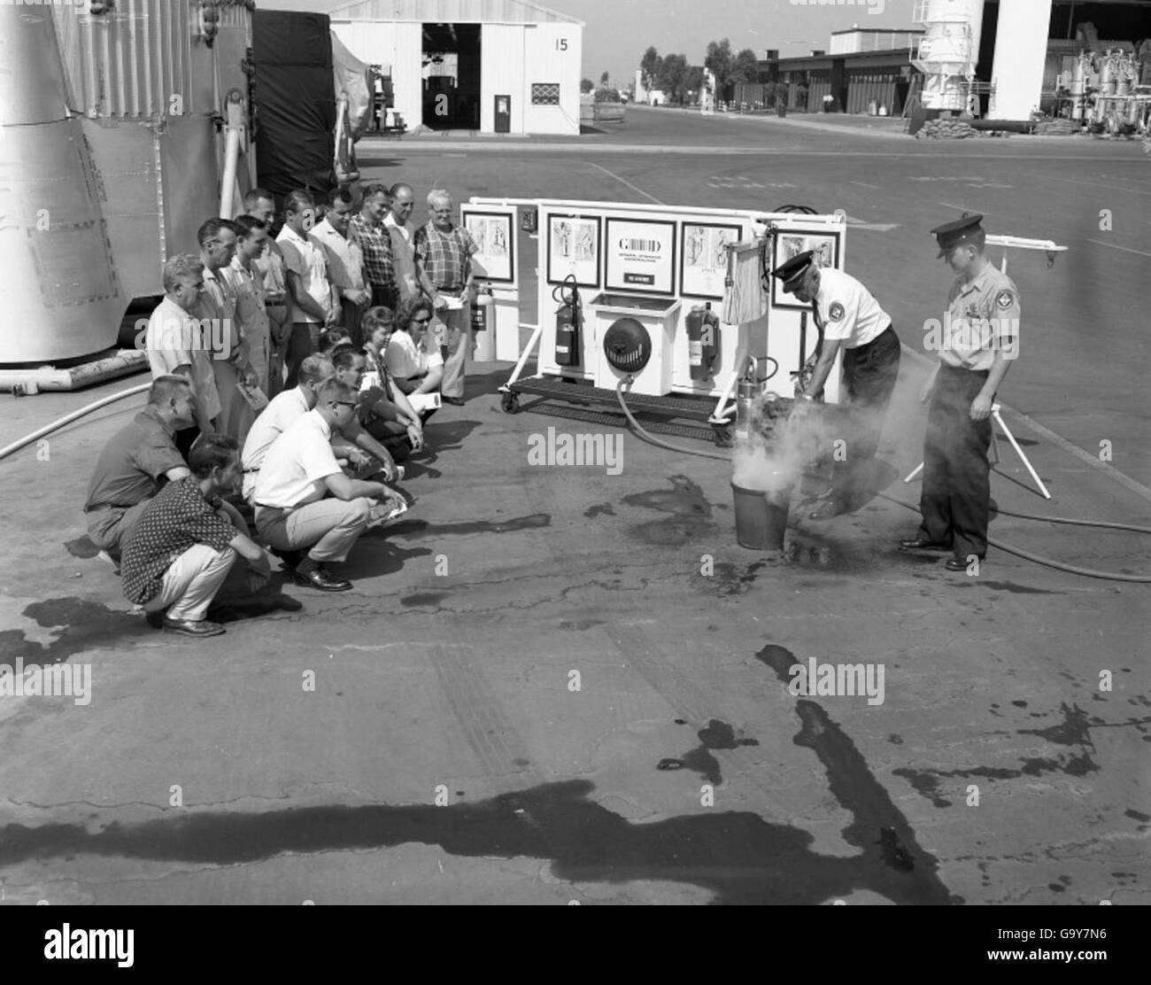 Immagine dalla Convair/General Dynamics Astronautics Atlas negative Collection, che mostra il missile Atlas durante una sequenza di lancio. Foto Stock