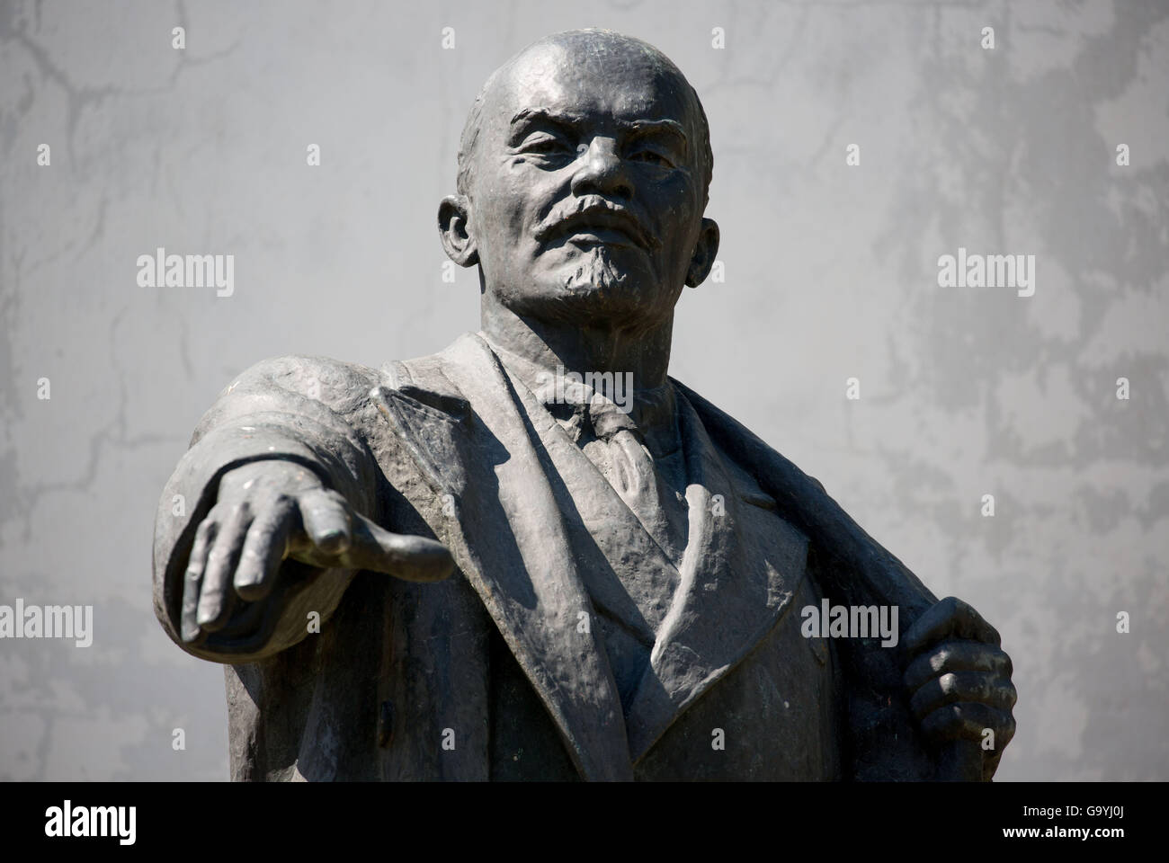 Narva, Estonia. Il 1 giugno, 2016. Un memoriale di Lenin nel parco del castello di Hermann nella città di frontiera di Narva, Estonia, 1 giugno 2016. Foto: KAY NIETFELD/DPA/Alamy Live News Foto Stock