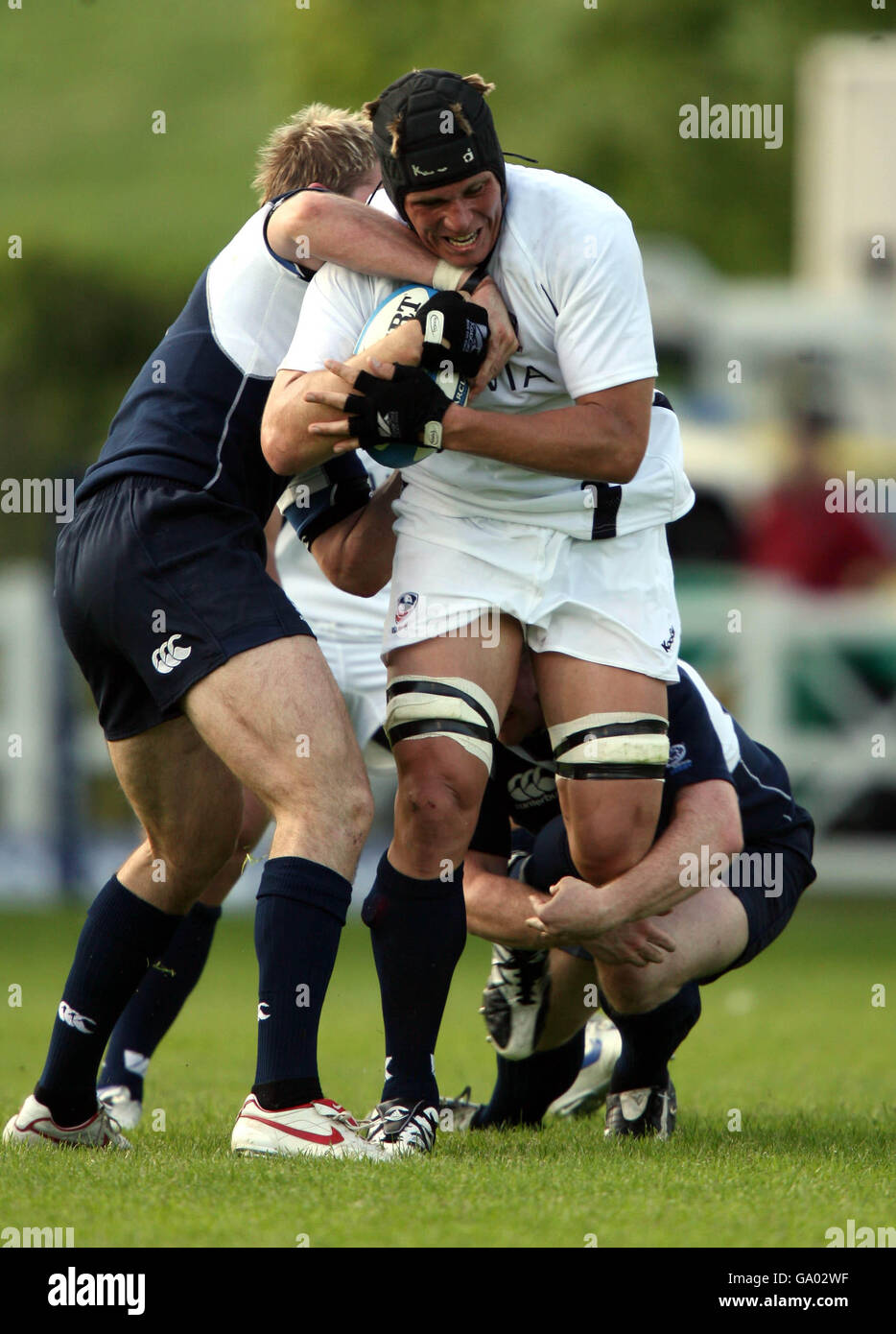 Rugby Union - Barclays Churchill Cup - Scozia / USA - Henley RFC. Rory Lamont della Scozia e Mark Aylor degli Stati Uniti Foto Stock