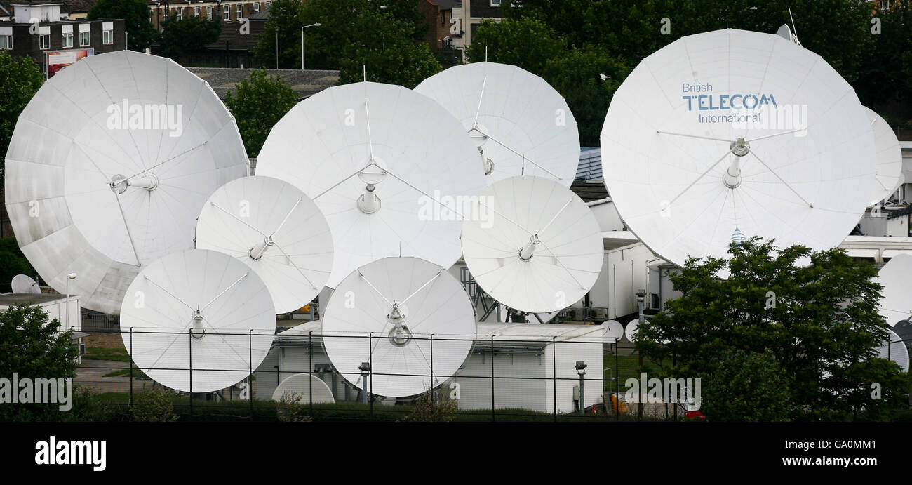 Vista generale del British Telecom Teleport sulle rive del Tamigi a North Woolwich. Foto Stock