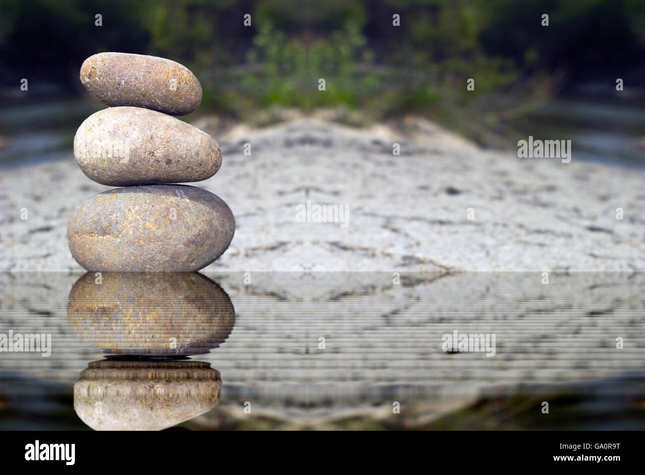 Equilibrio e trattamento spa il concetto di scena, sfondo con pietre Foto Stock