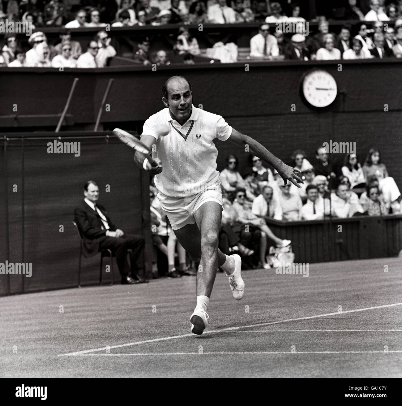 Tennis - Wimbledon Championship - Mens Singles - Jimmy Connors v Bob Hewitt Foto Stock