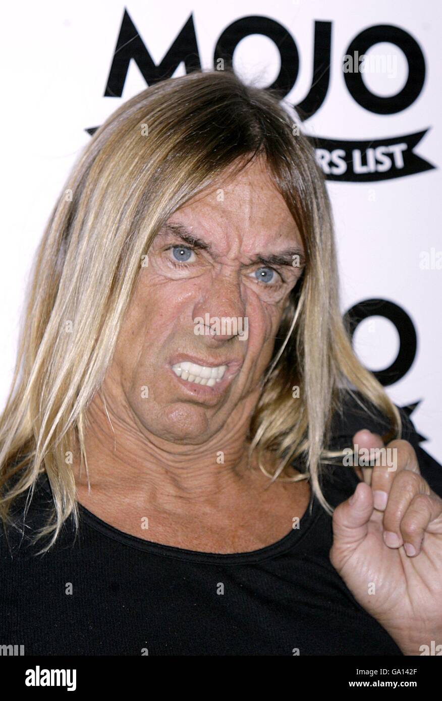 Iggy Pop arriva per la cerimonia di premiazione Mojo Honors List presso la Birreria, a est di Londra. Foto Stock