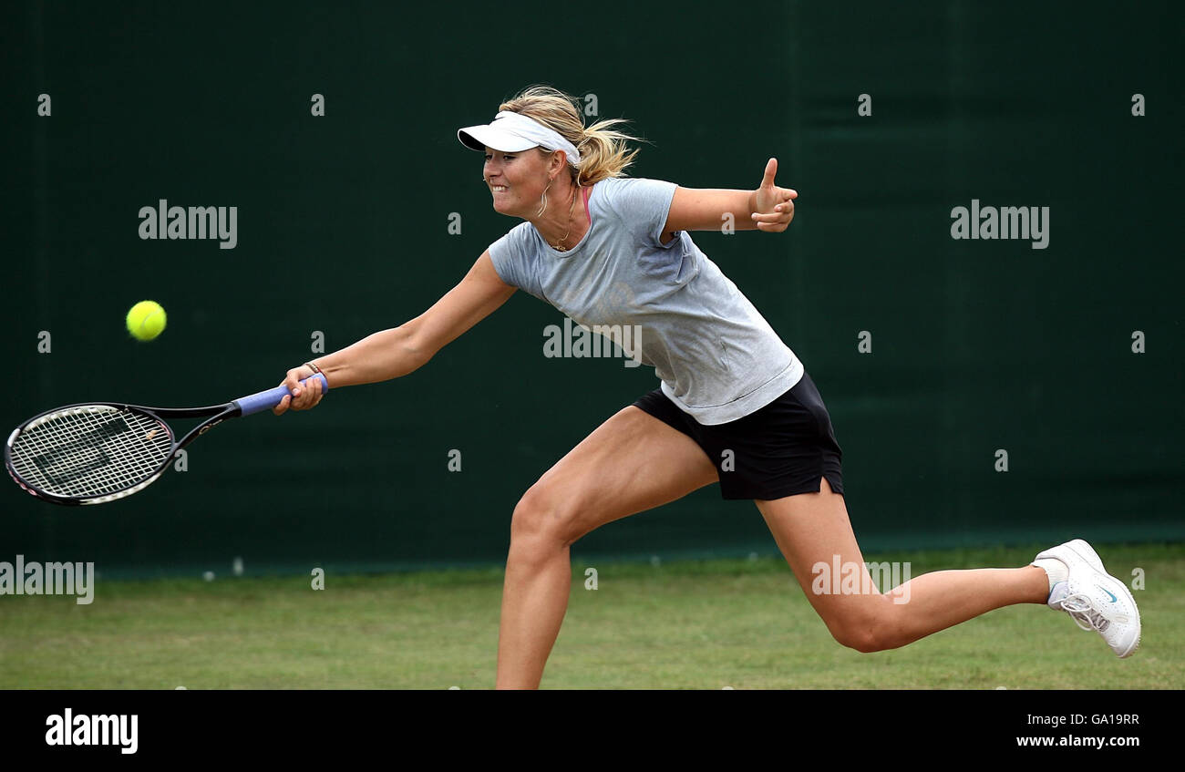 La Russia Maria Sharapova pratica durante il DFS Classic all'Edgbaston Priory Club, Birmingham. Foto Stock