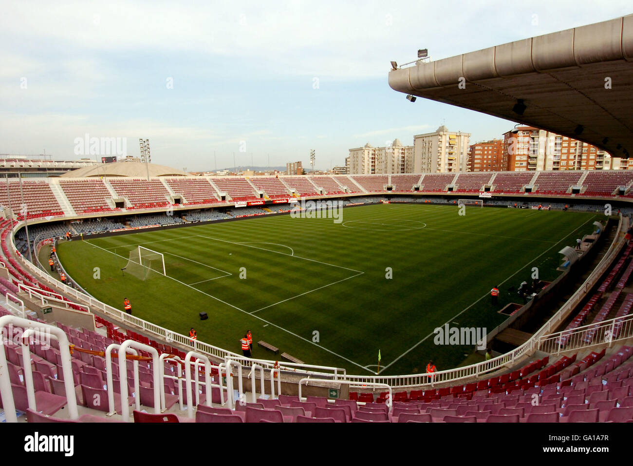 Calcio - Internazionale amichevole - Ecuador / Perù - Estadio Mini. Una  vista generale del Mini stadio Estadio di Barcellona Foto stock - Alamy