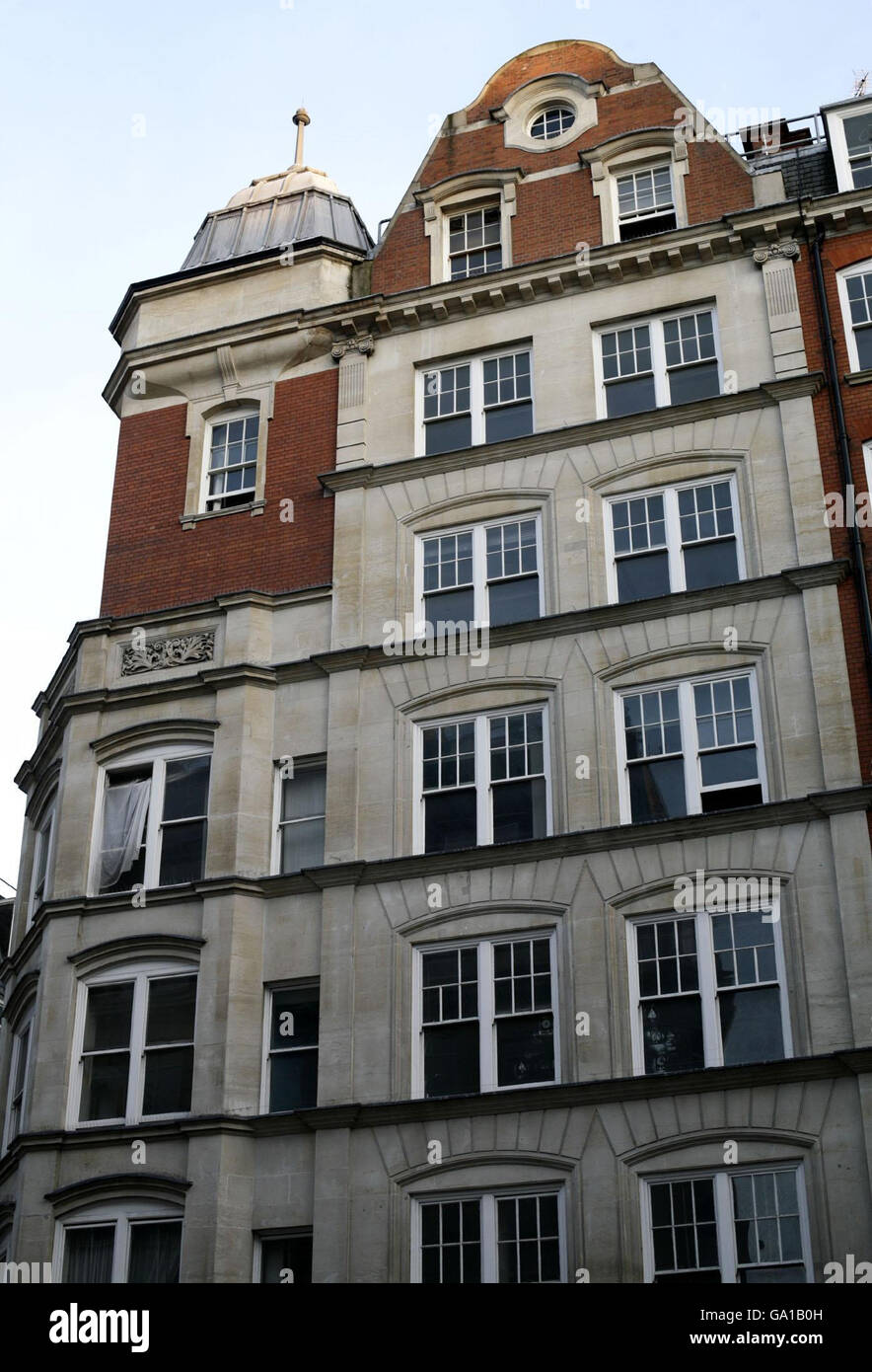 Un edificio in Tothill Street, all'angolo di Dean Farrar Street, è considerato particolarmente pericoloso dopo che parte di un edificio è crollato in quanto è stato sottoposto a lavori di ristrutturazione. Foto Stock