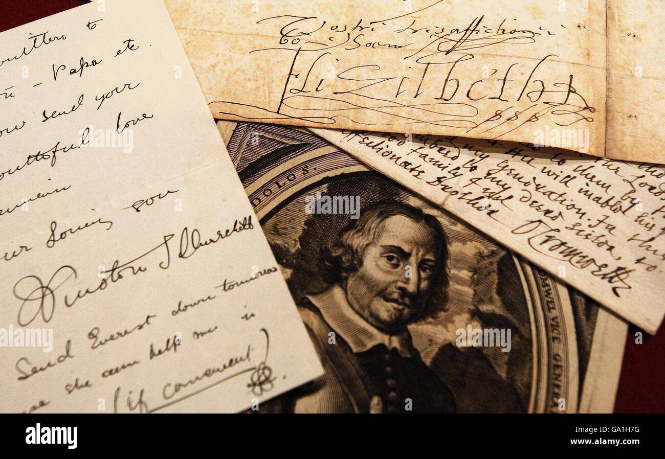 Le firme di tre dei più famosi britannici che hanno mai vissuto, Winston Churchill (a sinistra) la regina Elisabetta la prima (in alto) e Oliver Cromwell (a destra), adornano le lettere che hanno scritto, che saranno messe all'asta da Christie's, Londra il 3 luglio. Foto Stock