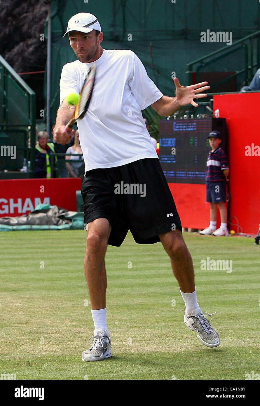 Ivo Karlovic in azione durante il Nottingham Open presso il City of Nottingham Tennis Center, Nottingham. Foto Stock